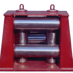 Roller fairlead
